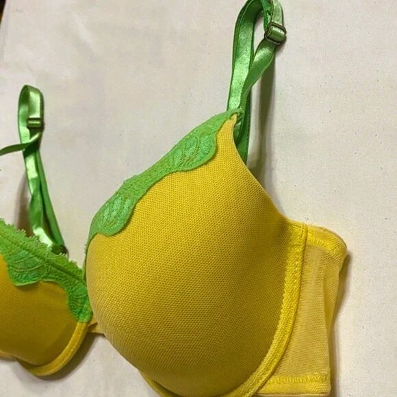 Victoria’s Secret Plunge Padded Mesh & Lace Push-up Underwire Bra 36B - Picture 4 of 17